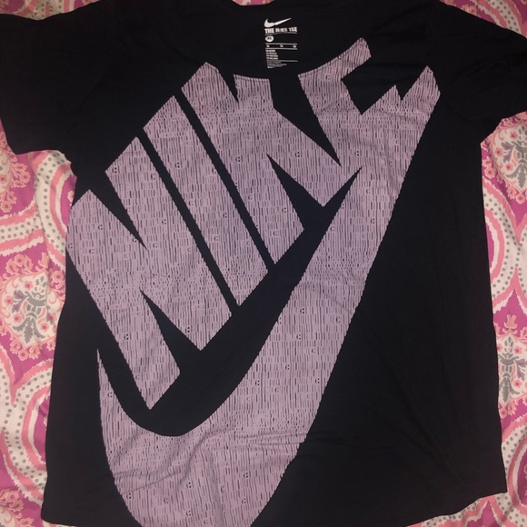 Tops - T-Shirt